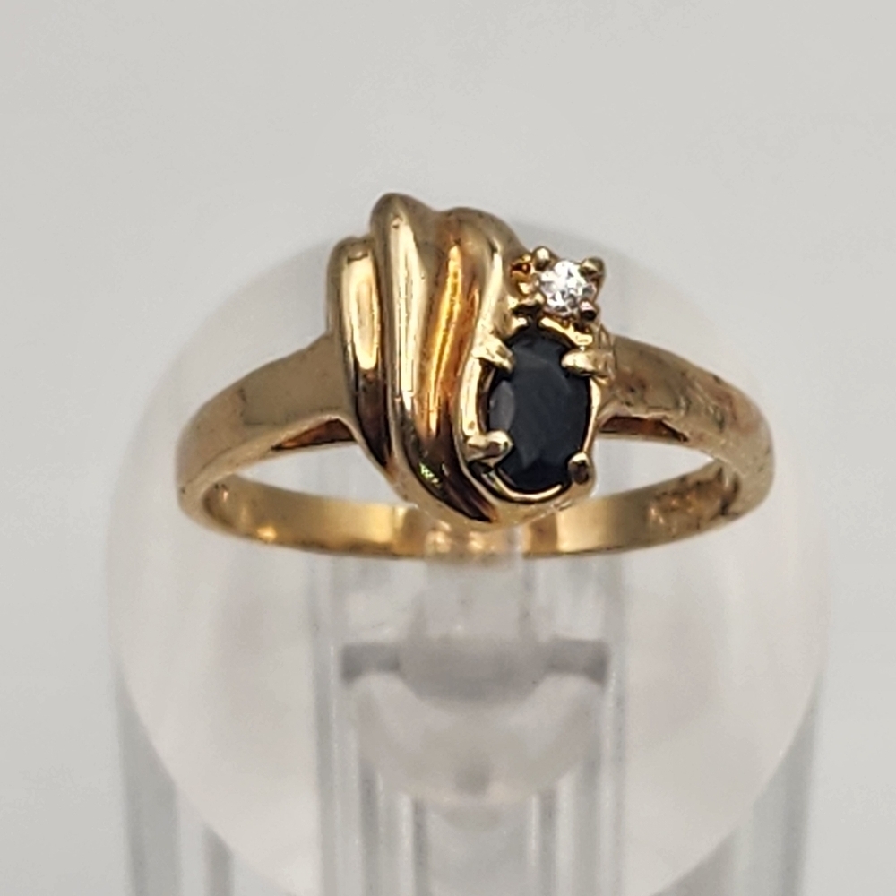 Vintage Gold Tone Sapphire & Cubic Zirconia Ring (7.25)